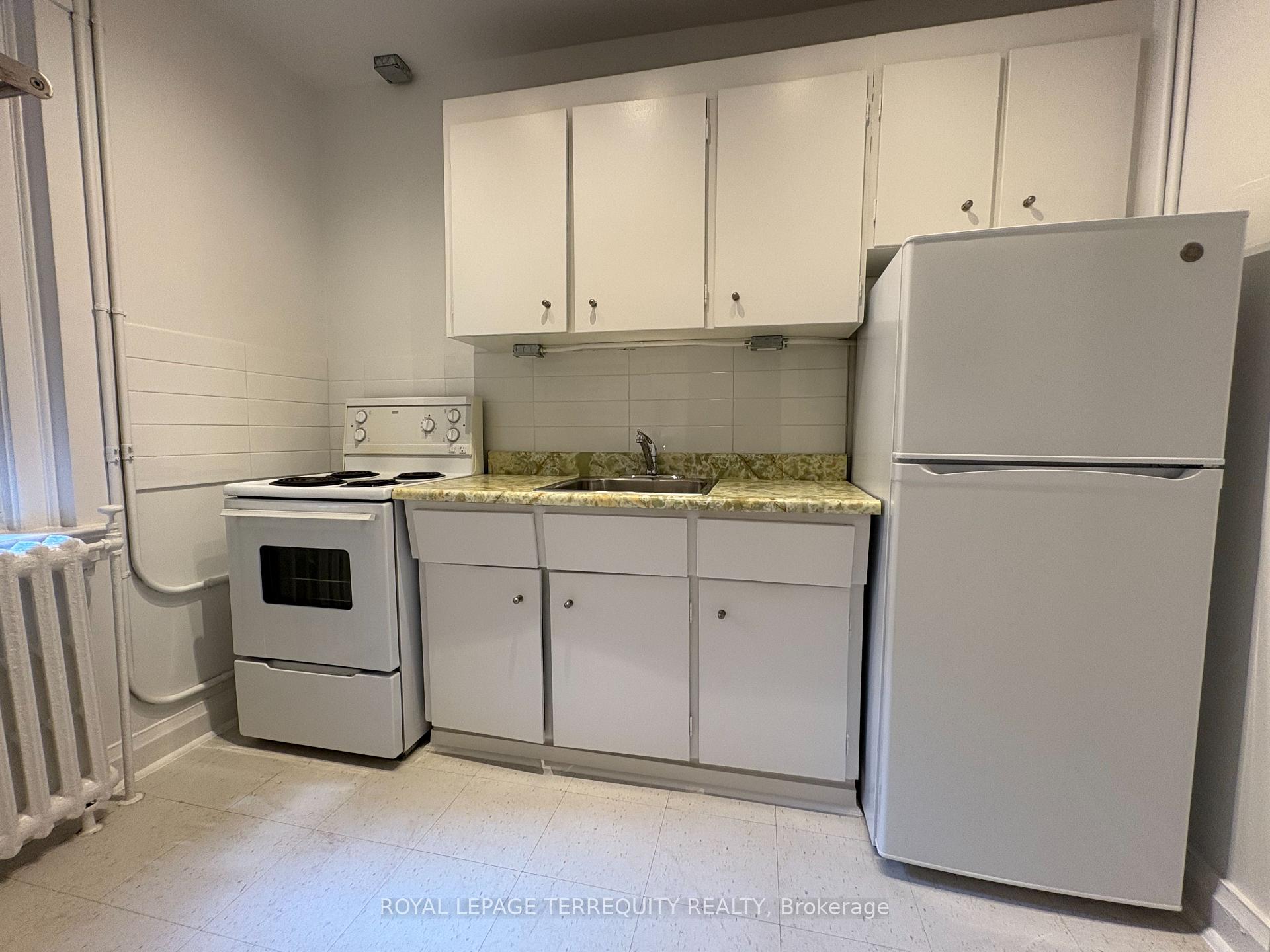Photo 2 of Unit 19, 42 Barton Avenue, Toronto, The Annex — HOMEH