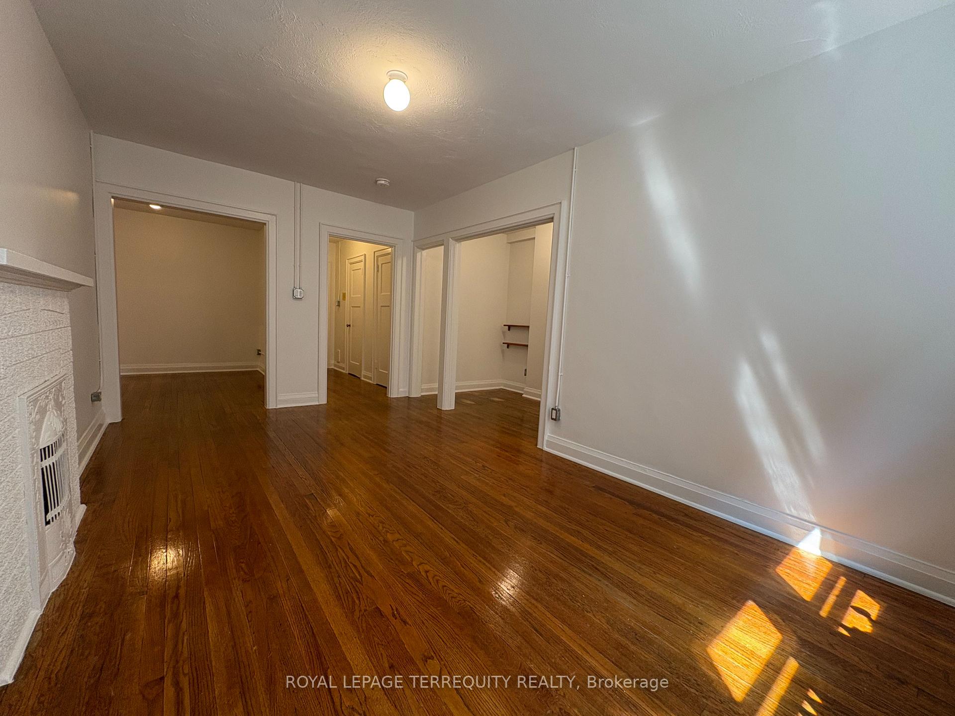 Photo 7 of Unit 19, 42 Barton Avenue, Toronto, The Annex — HOMEH