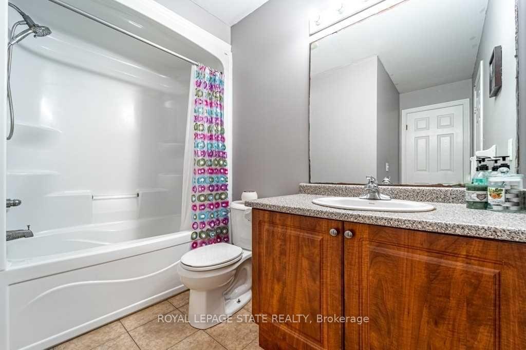 Photo 10 of 35 Mckibbon Avenue, Hamilton, Rural Glanbrook — HOMEH