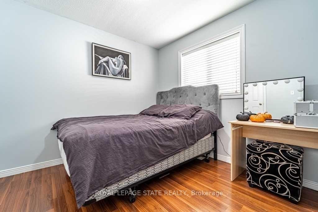 Photo 6 of 35 Mckibbon Avenue, Hamilton, Rural Glanbrook — HOMEH