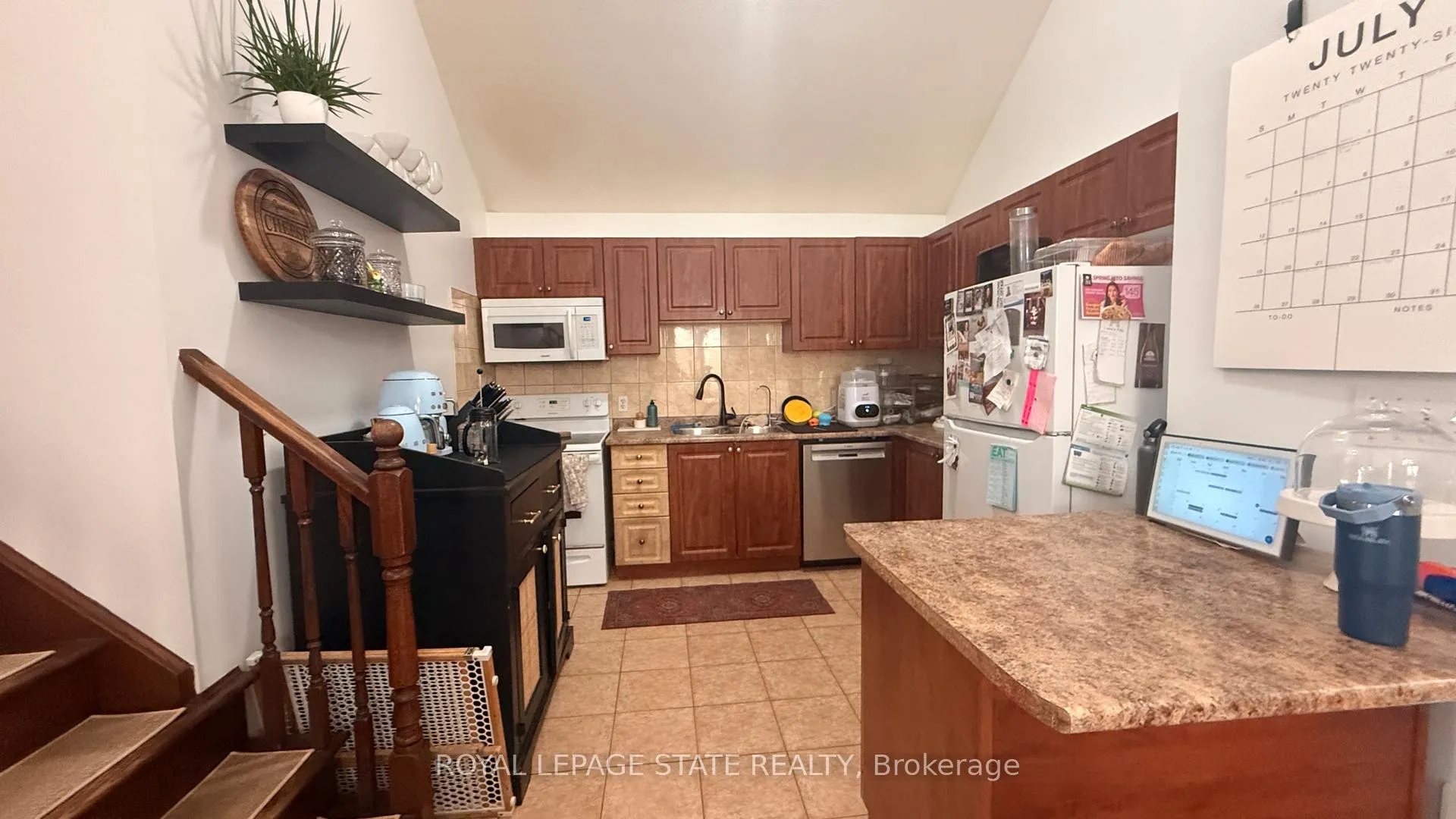Photo 5 of 35 Mckibbon Avenue, Hamilton, Rural Glanbrook — HOMEH