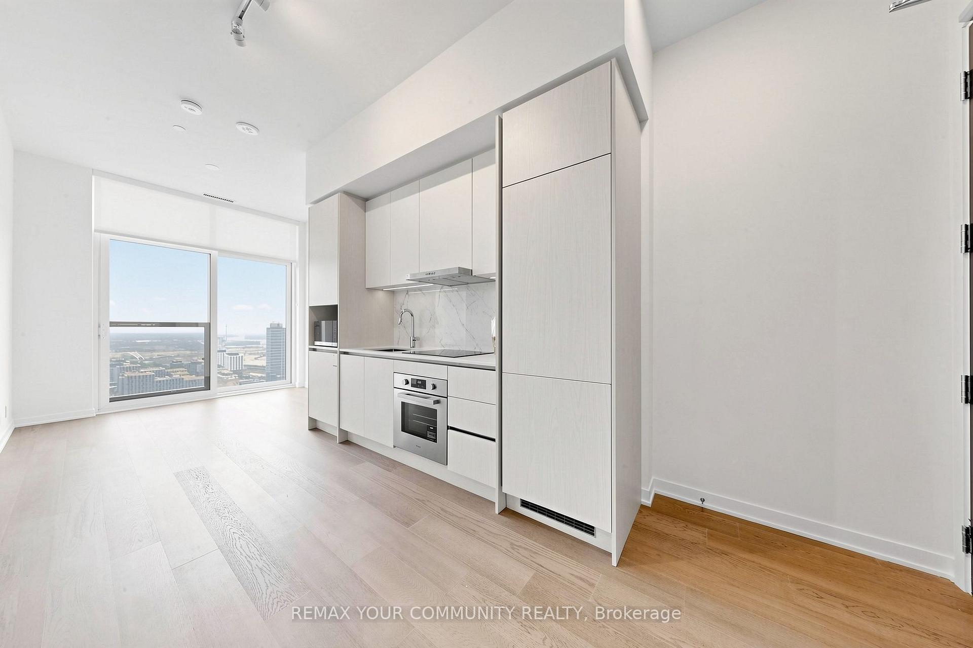 Photo 4 of Unit Ph05, 180 Front Street E, Toronto, Moss Park — HOMEH