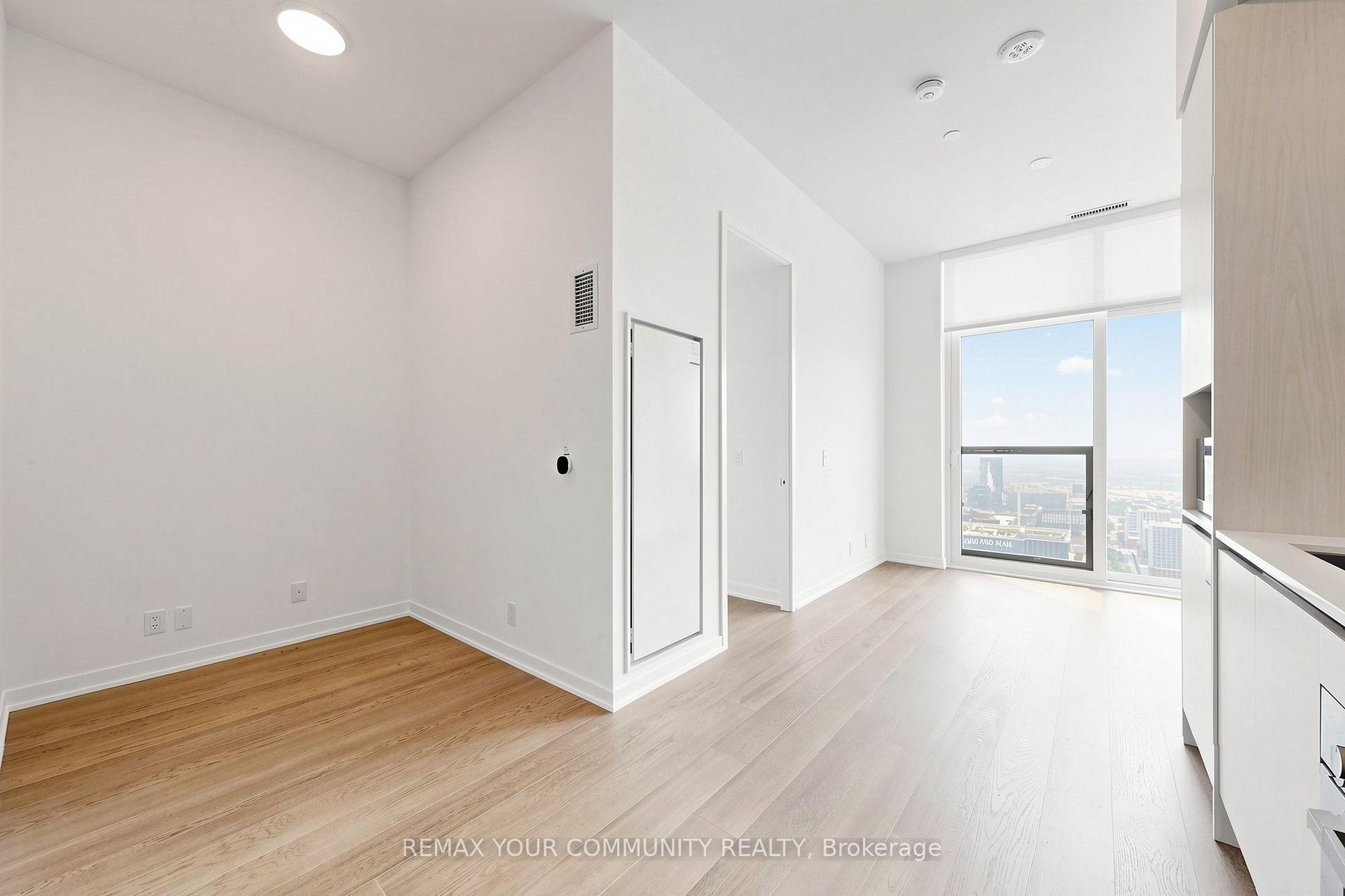 Photo 5 of Unit Ph05, 180 Front Street E, Toronto, Moss Park — HOMEH