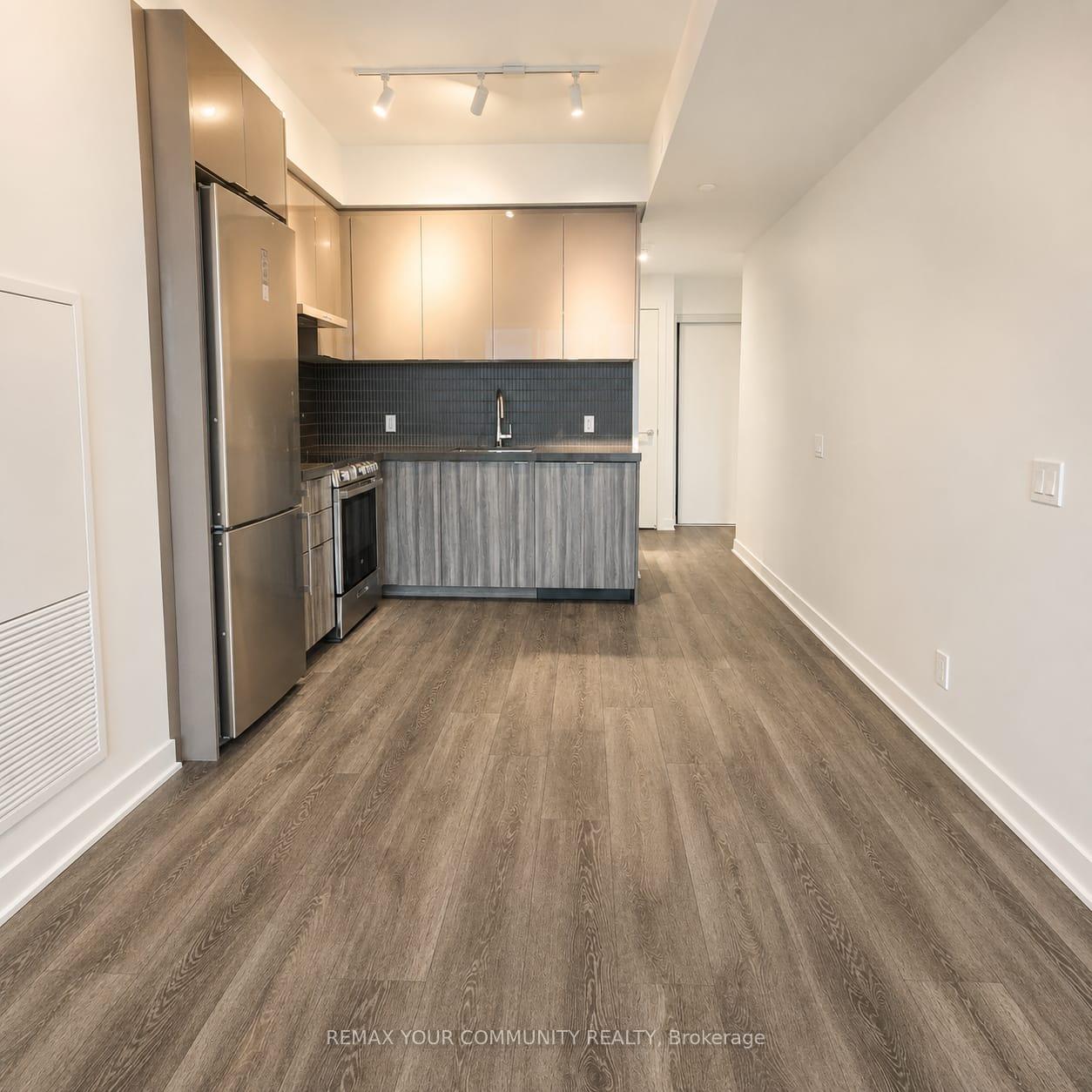 Photo 2 of Unit 2016, 10 Flavelle Trail, Vaughan, Steeles West Industrial — HOMEH