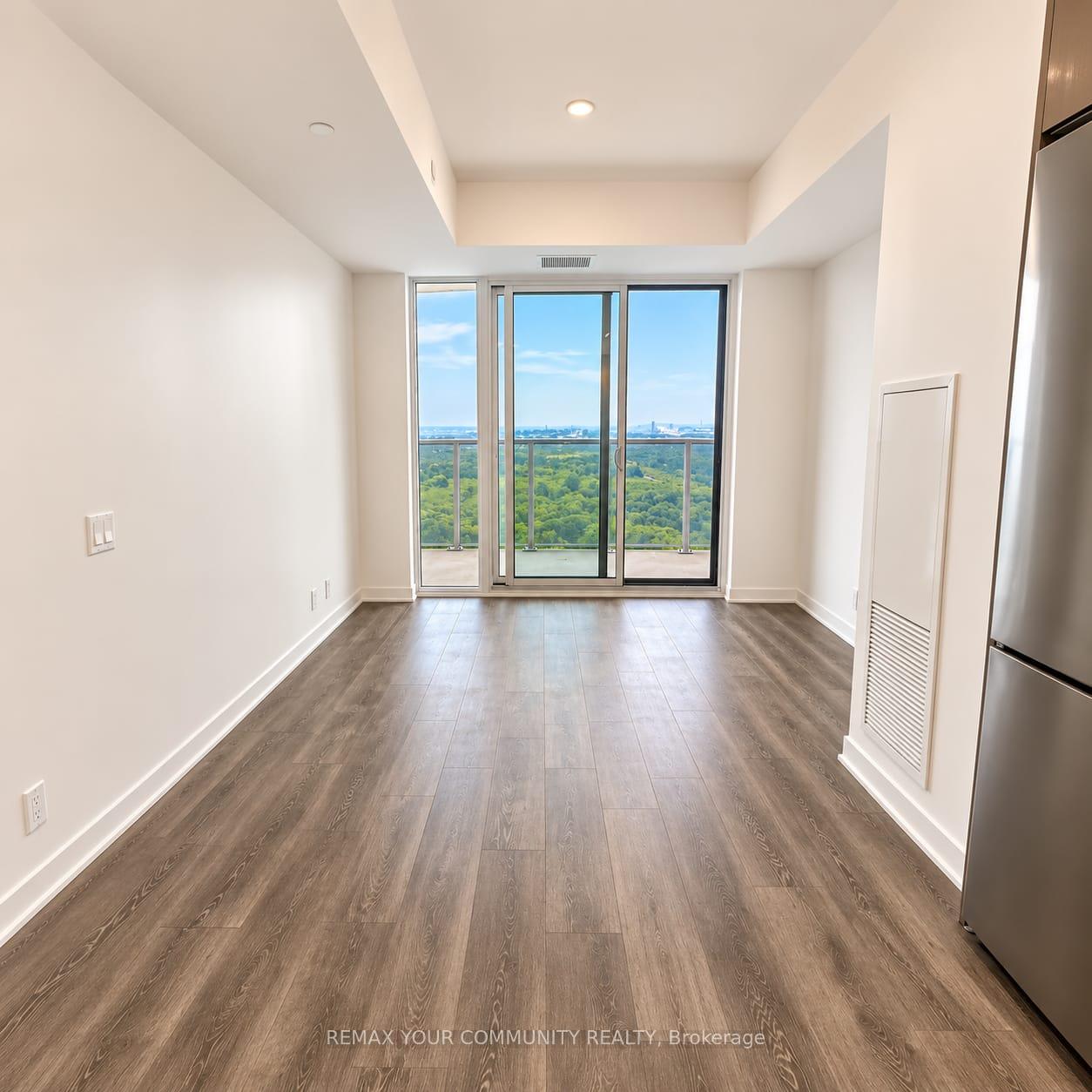 Photo 3 of Unit 2016, 10 Flavelle Trail, Vaughan, Steeles West Industrial — HOMEH