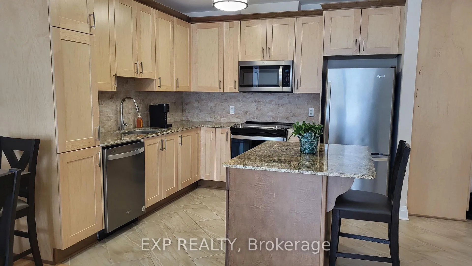 Photo 4 of Unit B 208, 459 Barnet Boulevard, Renfrew — HOMEH