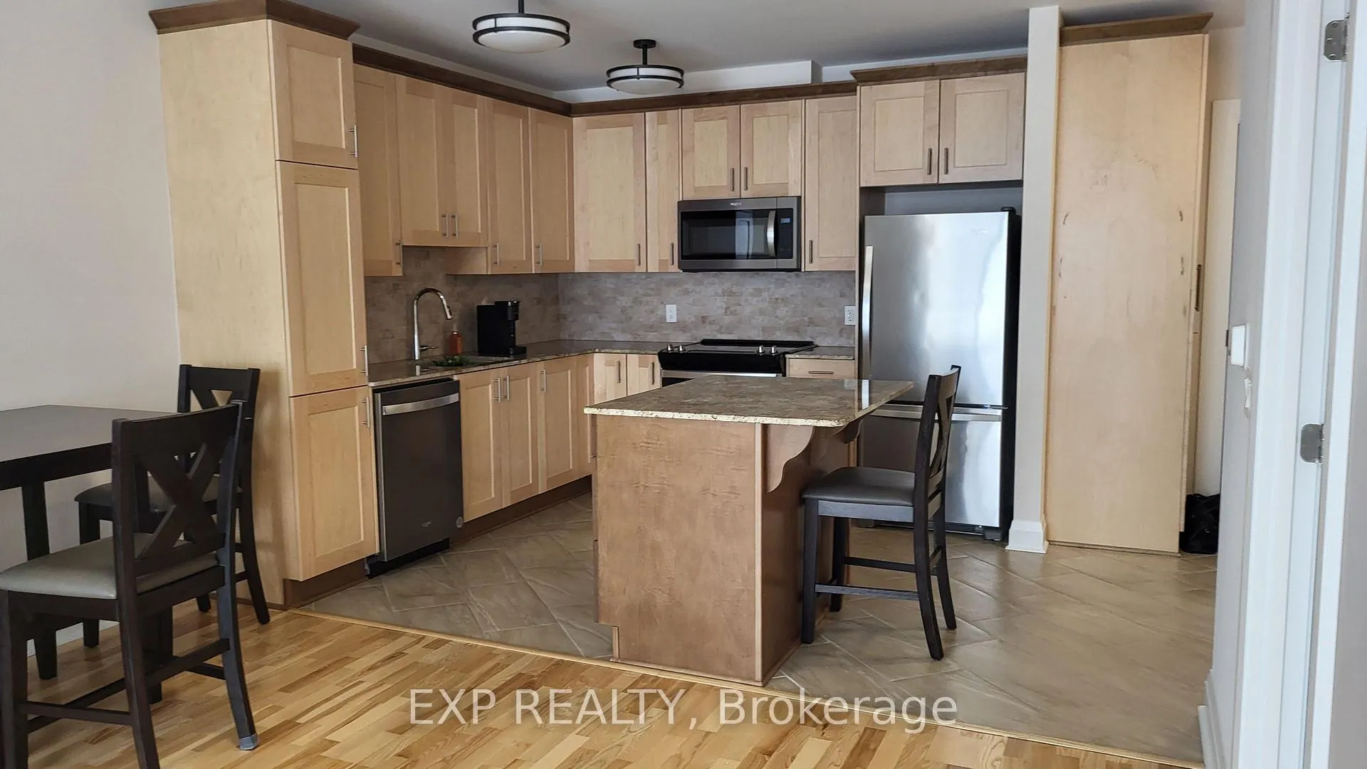 Photo 5 of Unit B 208, 459 Barnet Boulevard, Renfrew — HOMEH