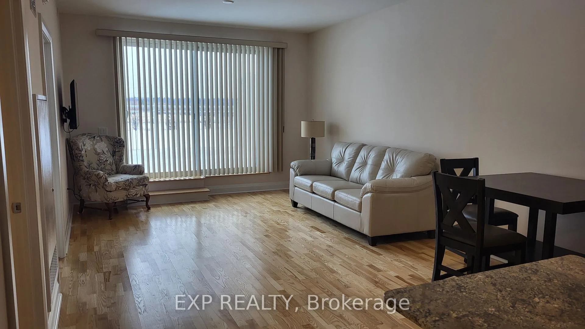 Photo 7 of Unit B 208, 459 Barnet Boulevard, Renfrew — HOMEH