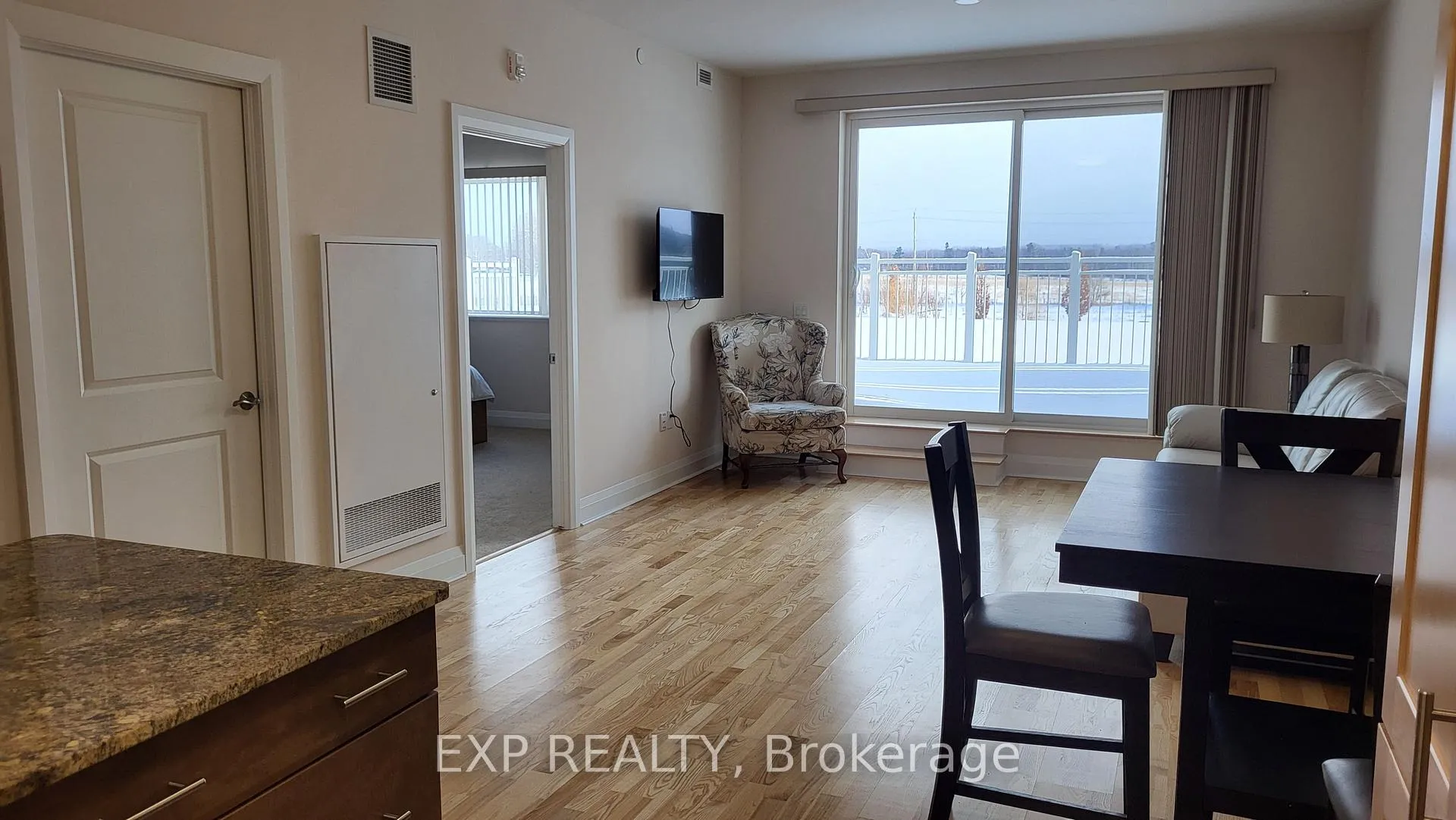Photo 8 of Unit B 208, 459 Barnet Boulevard, Renfrew — HOMEH