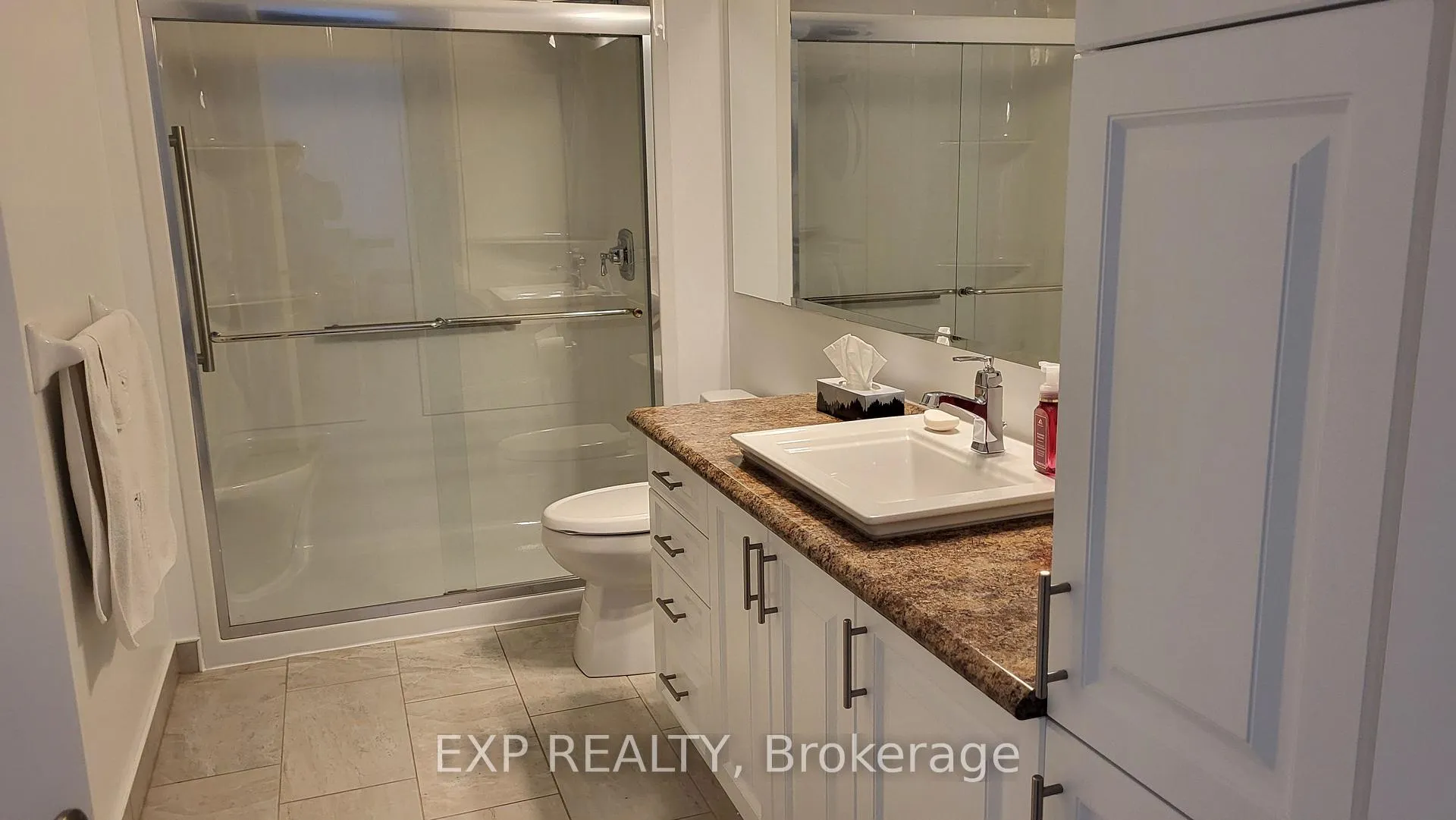 Photo 12 of Unit B 208, 459 Barnet Boulevard, Renfrew — HOMEH