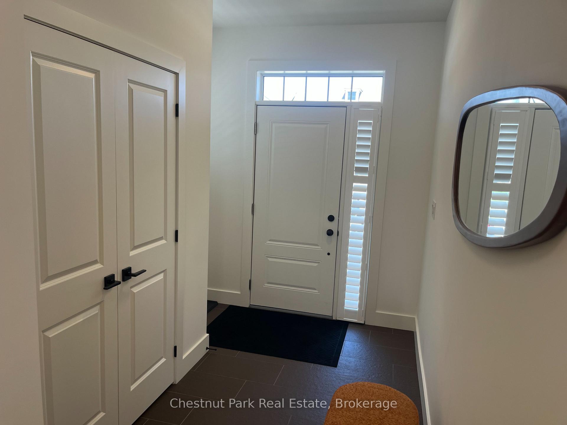 Photo 3 of 137 White Oak Crescent, Blue Mountains — HOMEH