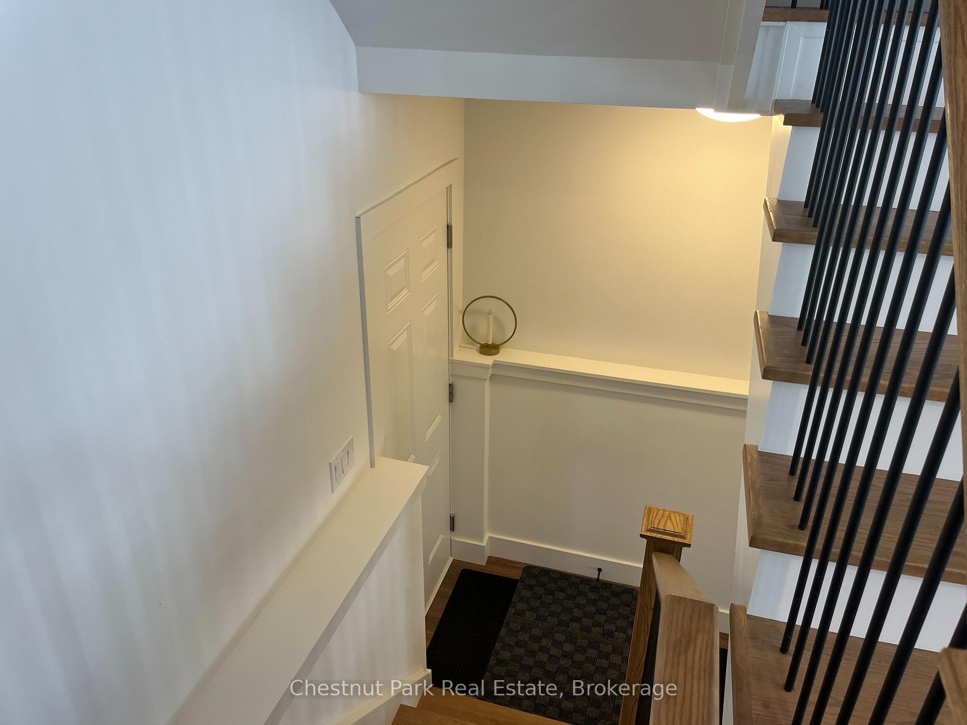 Photo 5 of 137 White Oak Crescent, Blue Mountains — HOMEH