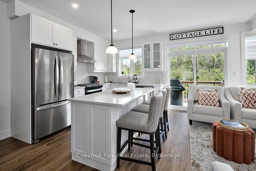 Photo 8 of 137 White Oak Crescent, Blue Mountains — HOMEH