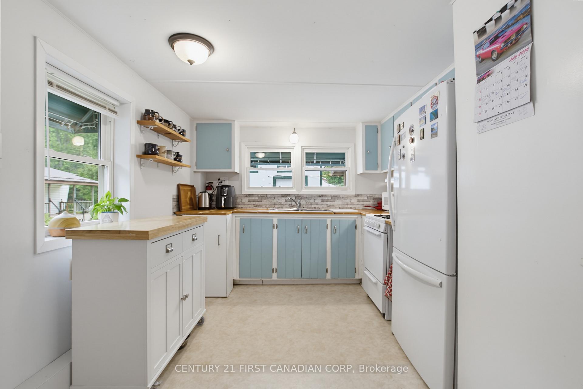Photo 8 of Unit 2, 9279 Hacienda Road, Malahide, Rural Malahide — HOMEH