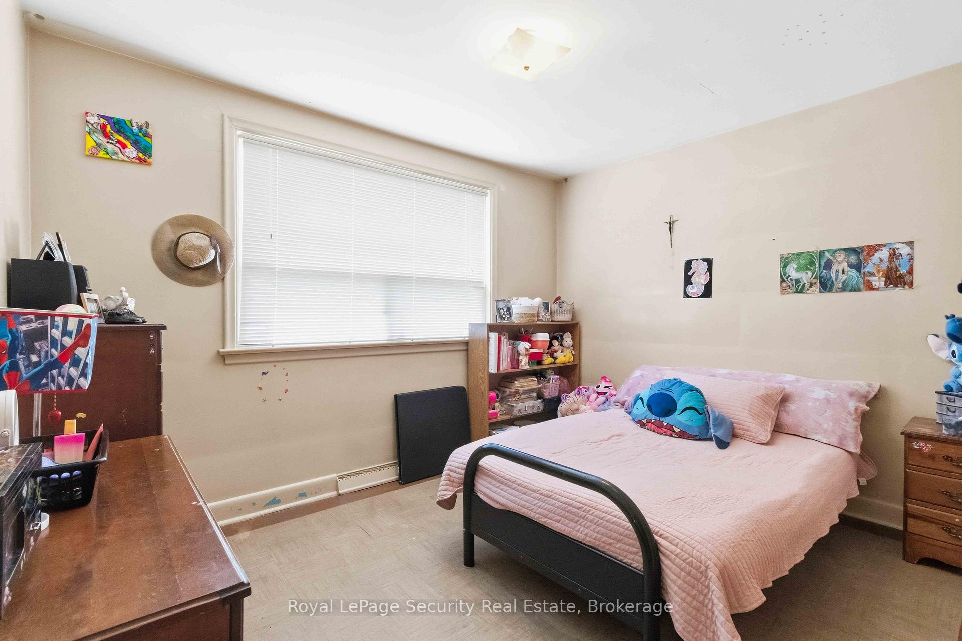 Photo 9 of 73 St Andrews Boulevard, Etobicoke, Kingsview Village-The Westway — HOMEH