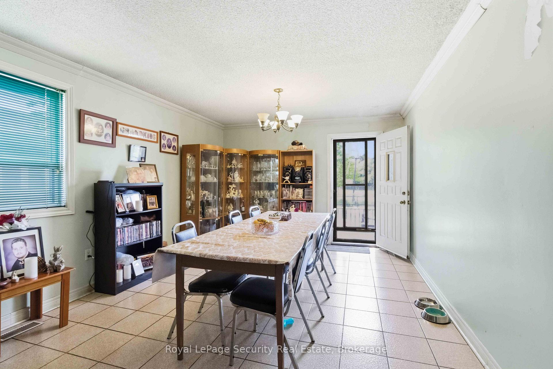Photo 10 of 73 St Andrews Boulevard, Etobicoke, Kingsview Village-The Westway — HOMEH