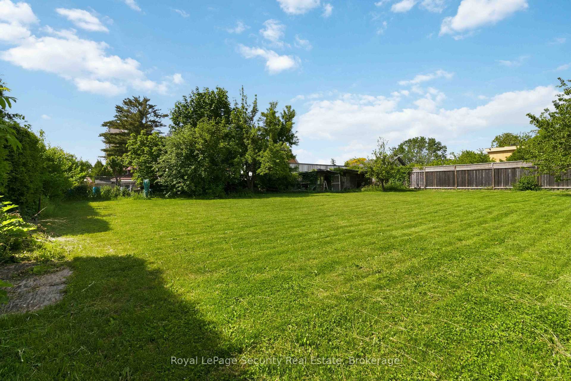 Photo 16 of 73 St Andrews Boulevard, Etobicoke, Kingsview Village-The Westway — HOMEH