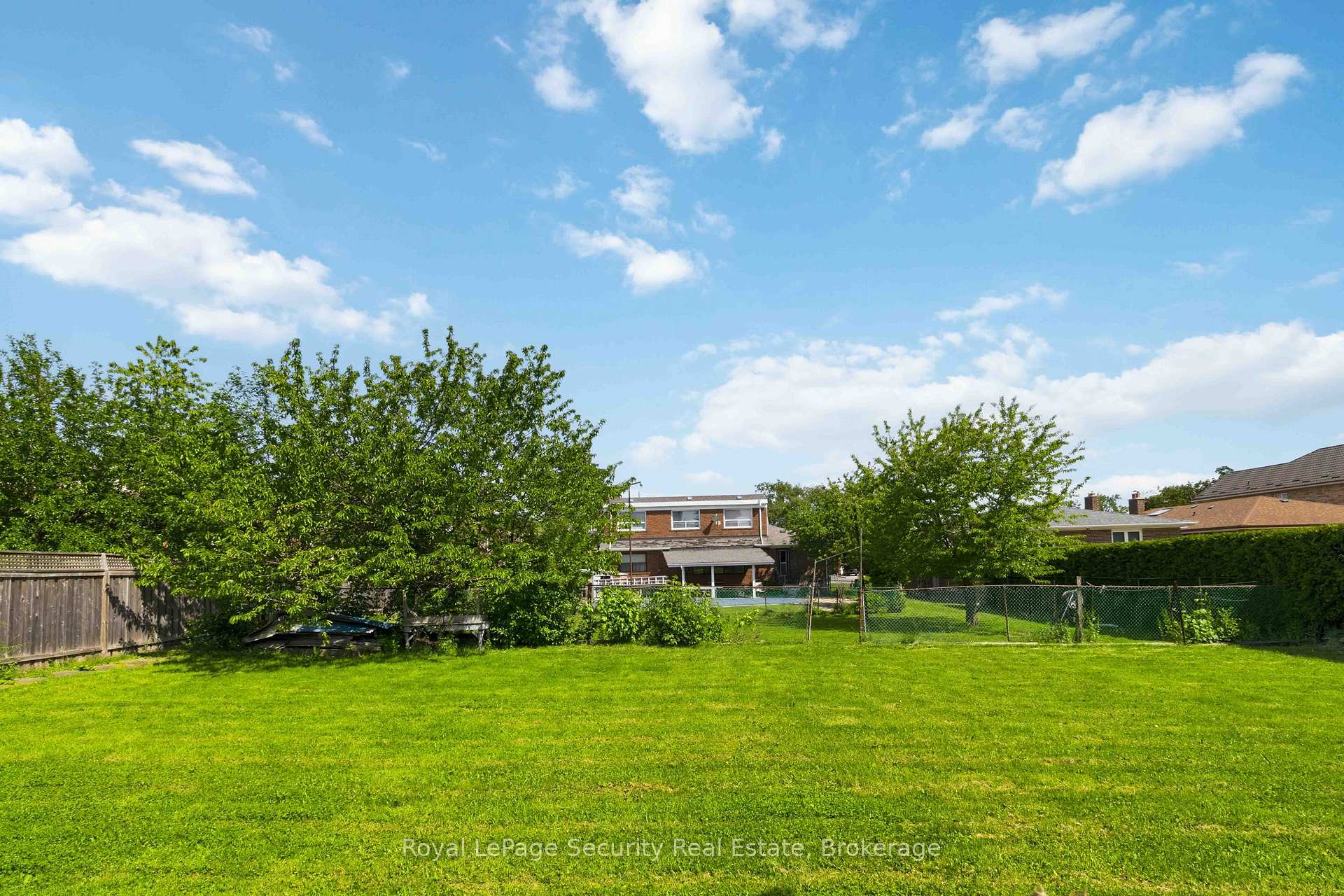 Photo 17 of 73 St Andrews Boulevard, Etobicoke, Kingsview Village-The Westway — HOMEH