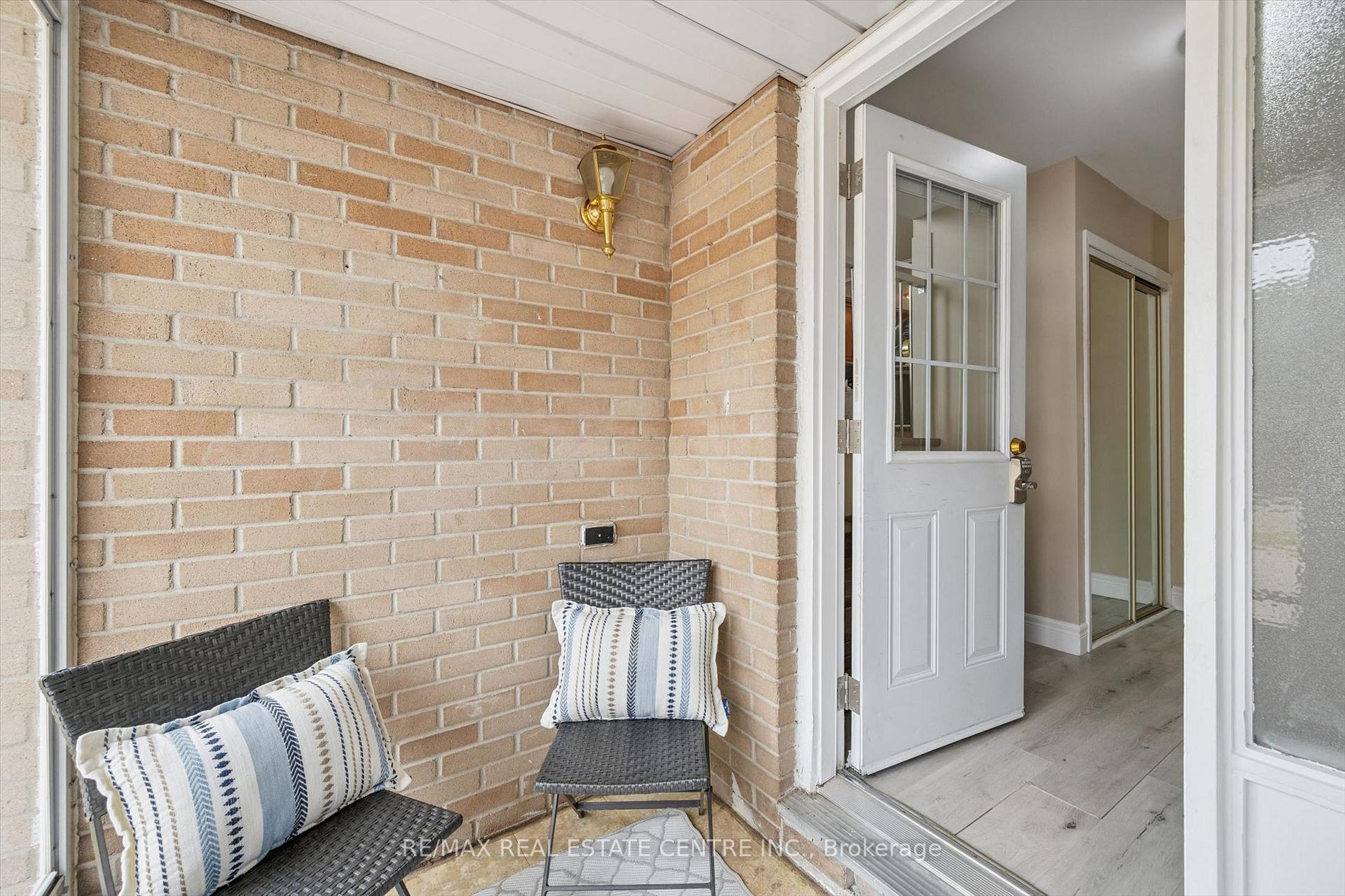 Photo 7 of 1824 Earlwood Drive, Cambridge, Galt City Centre — HOMEH