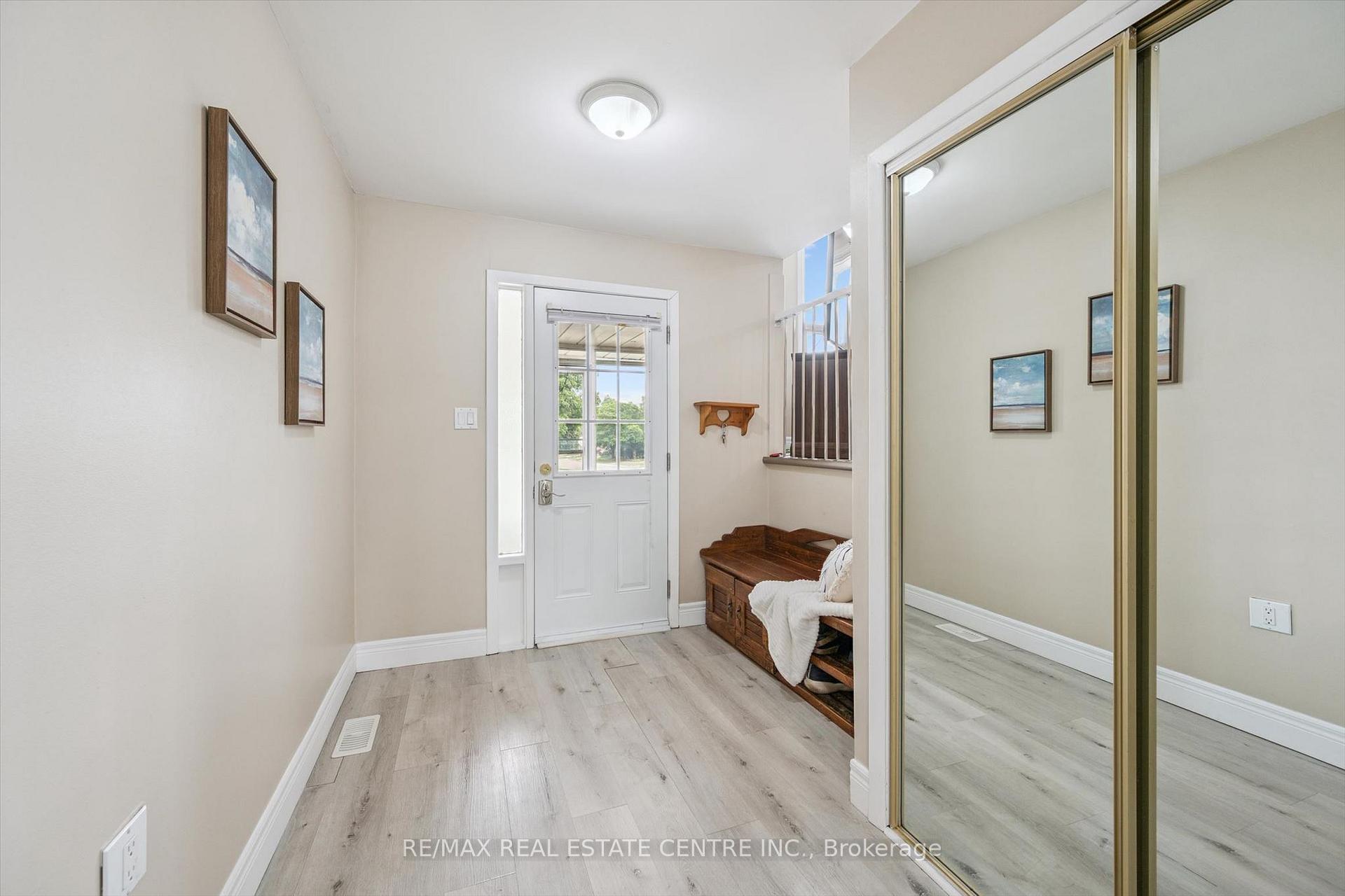 Photo 8 of 1824 Earlwood Drive, Cambridge, Galt City Centre — HOMEH