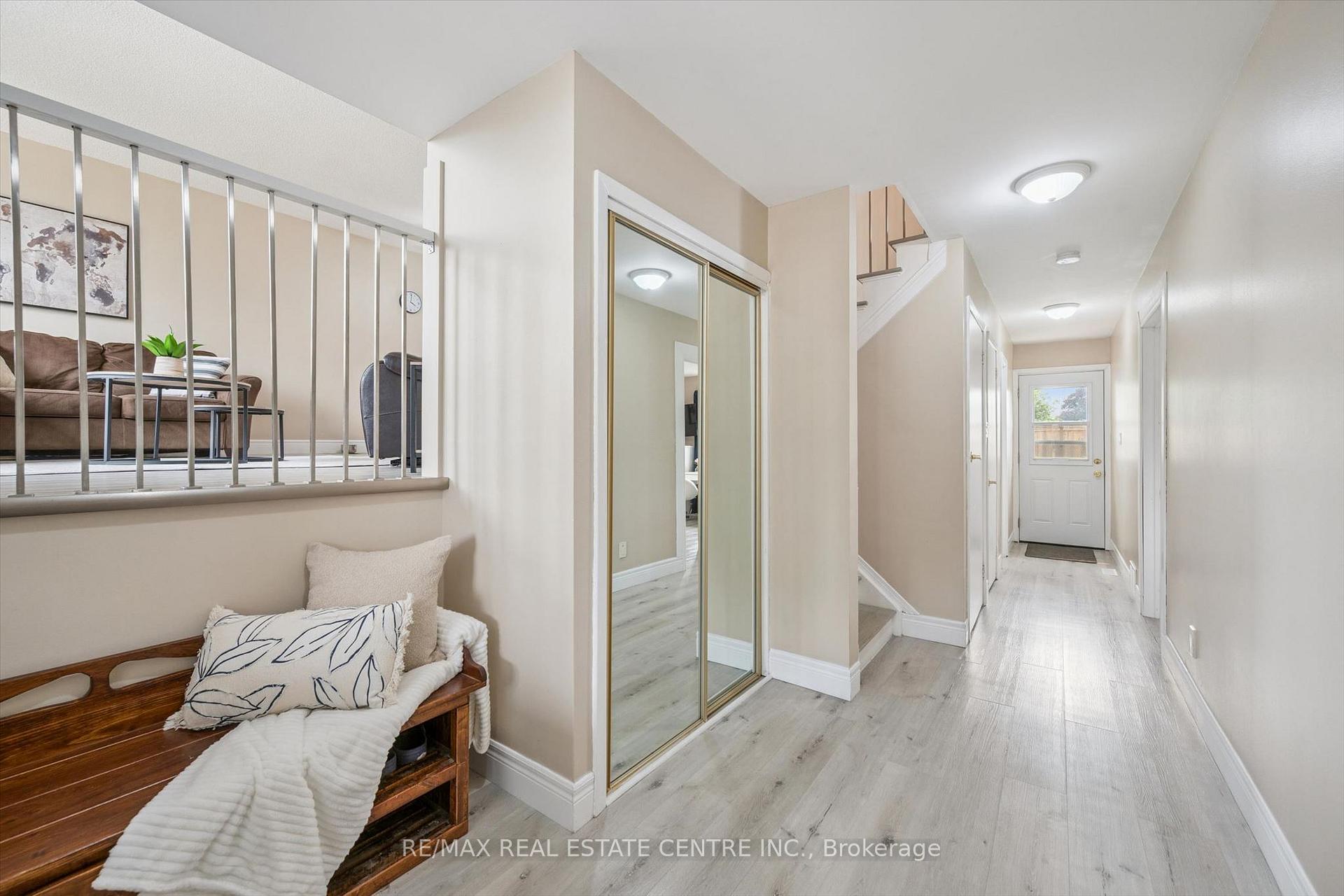 Photo 9 of 1824 Earlwood Drive, Cambridge, Galt City Centre — HOMEH
