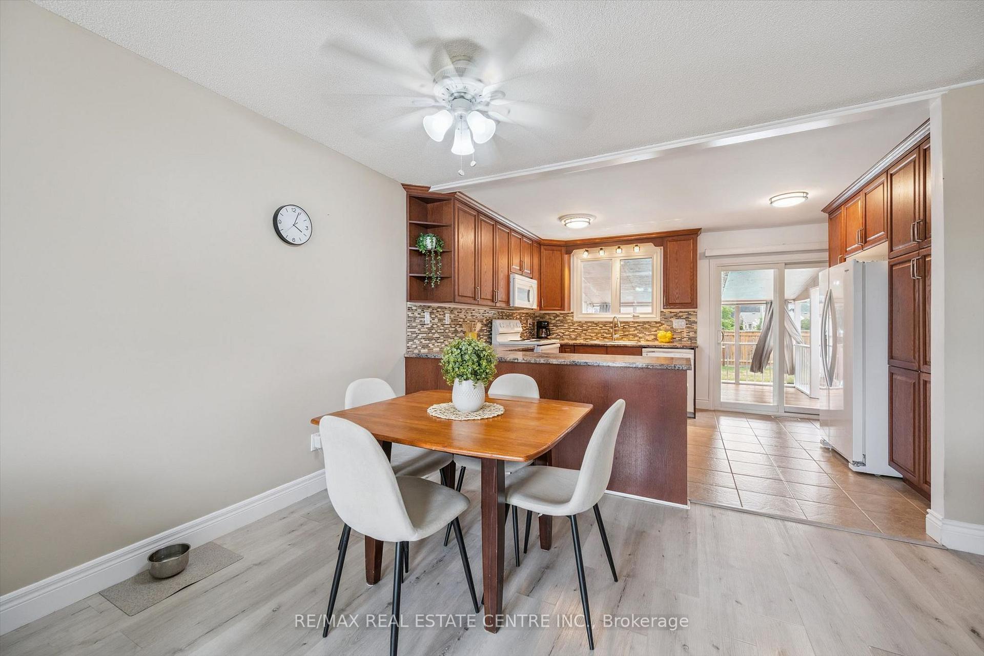 Photo 13 of 1824 Earlwood Drive, Cambridge, Galt City Centre — HOMEH