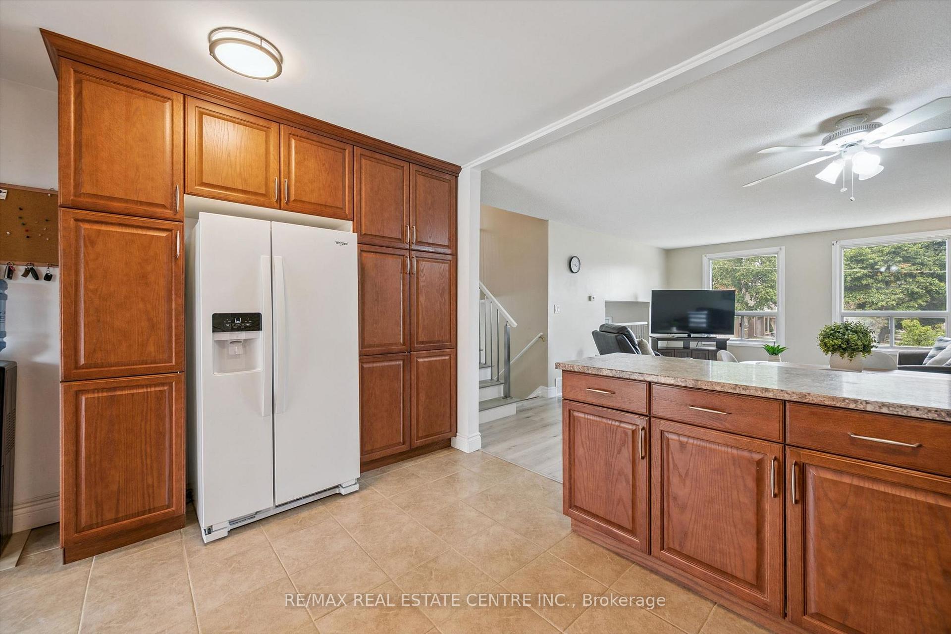 Photo 17 of 1824 Earlwood Drive, Cambridge, Galt City Centre — HOMEH