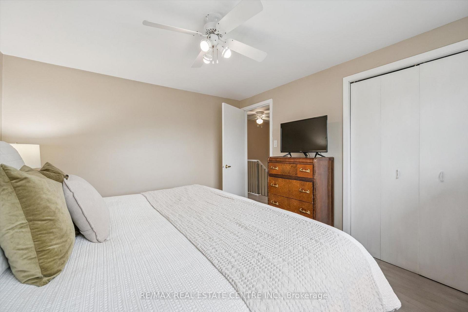 Photo 21 of 1824 Earlwood Drive, Cambridge, Galt City Centre — HOMEH