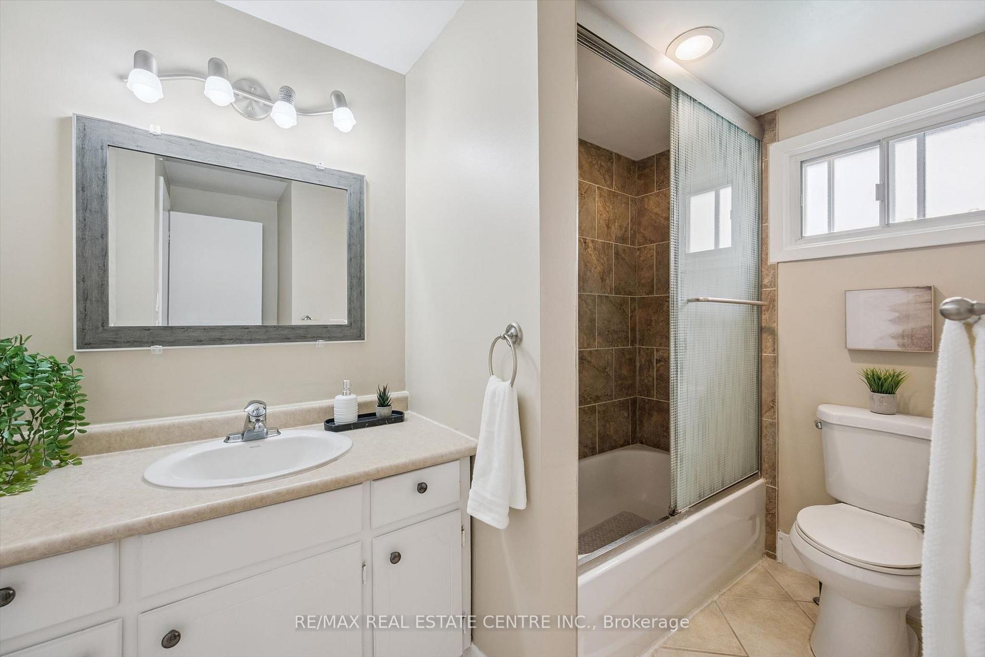 Photo 26 of 1824 Earlwood Drive, Cambridge, Galt City Centre — HOMEH