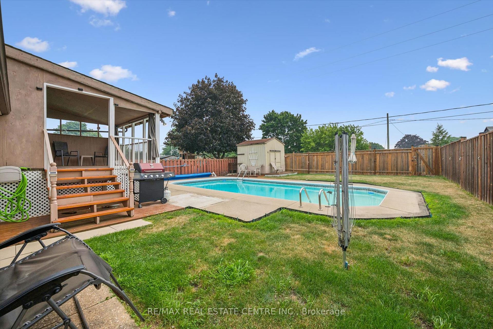 Photo 29 of 1824 Earlwood Drive, Cambridge, Galt City Centre — HOMEH