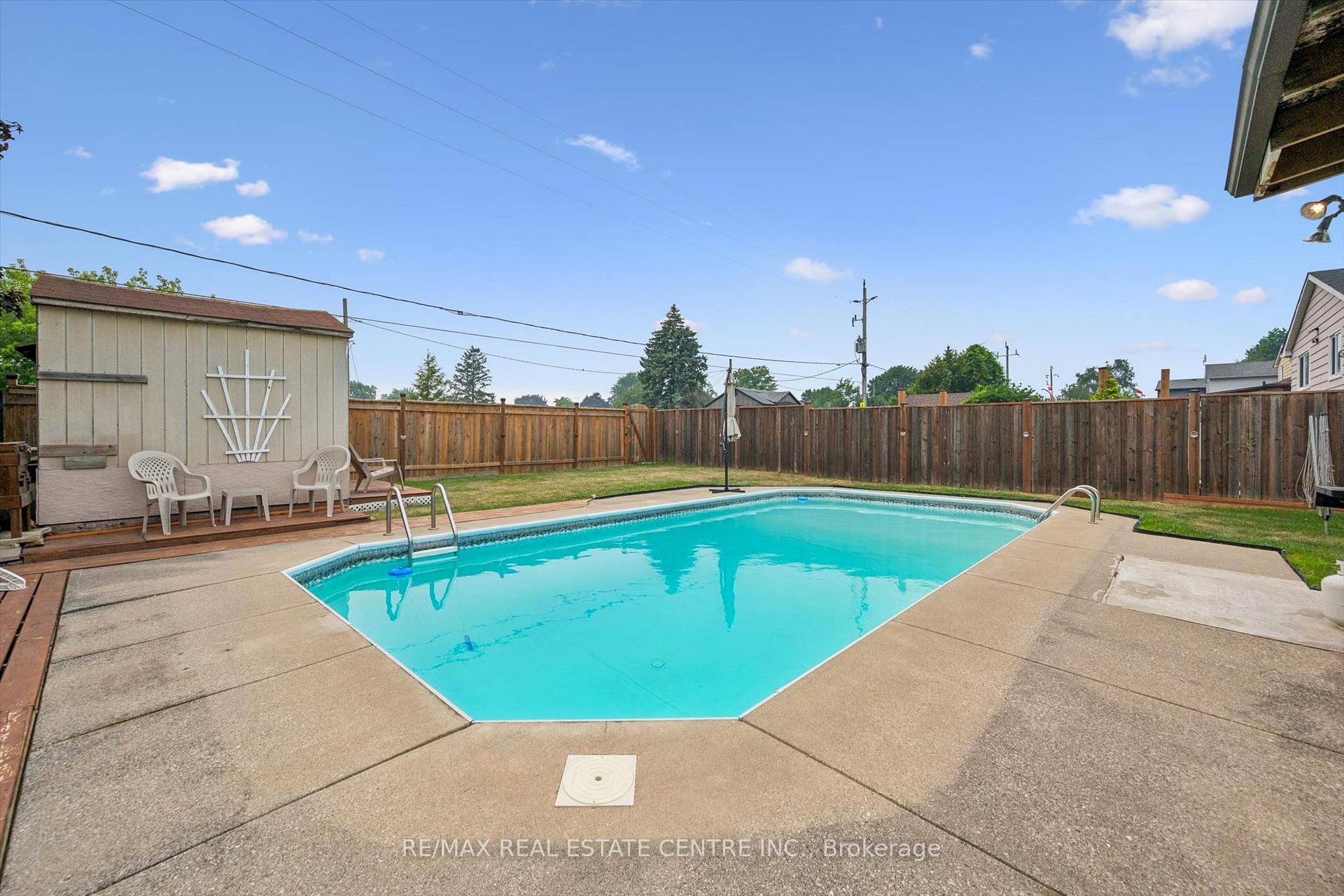 Photo 30 of 1824 Earlwood Drive, Cambridge, Galt City Centre — HOMEH