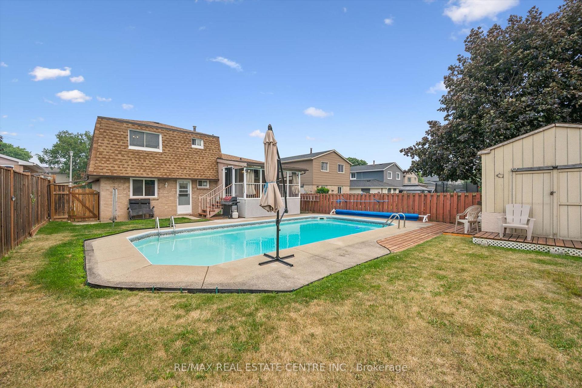Photo 33 of 1824 Earlwood Drive, Cambridge, Galt City Centre — HOMEH