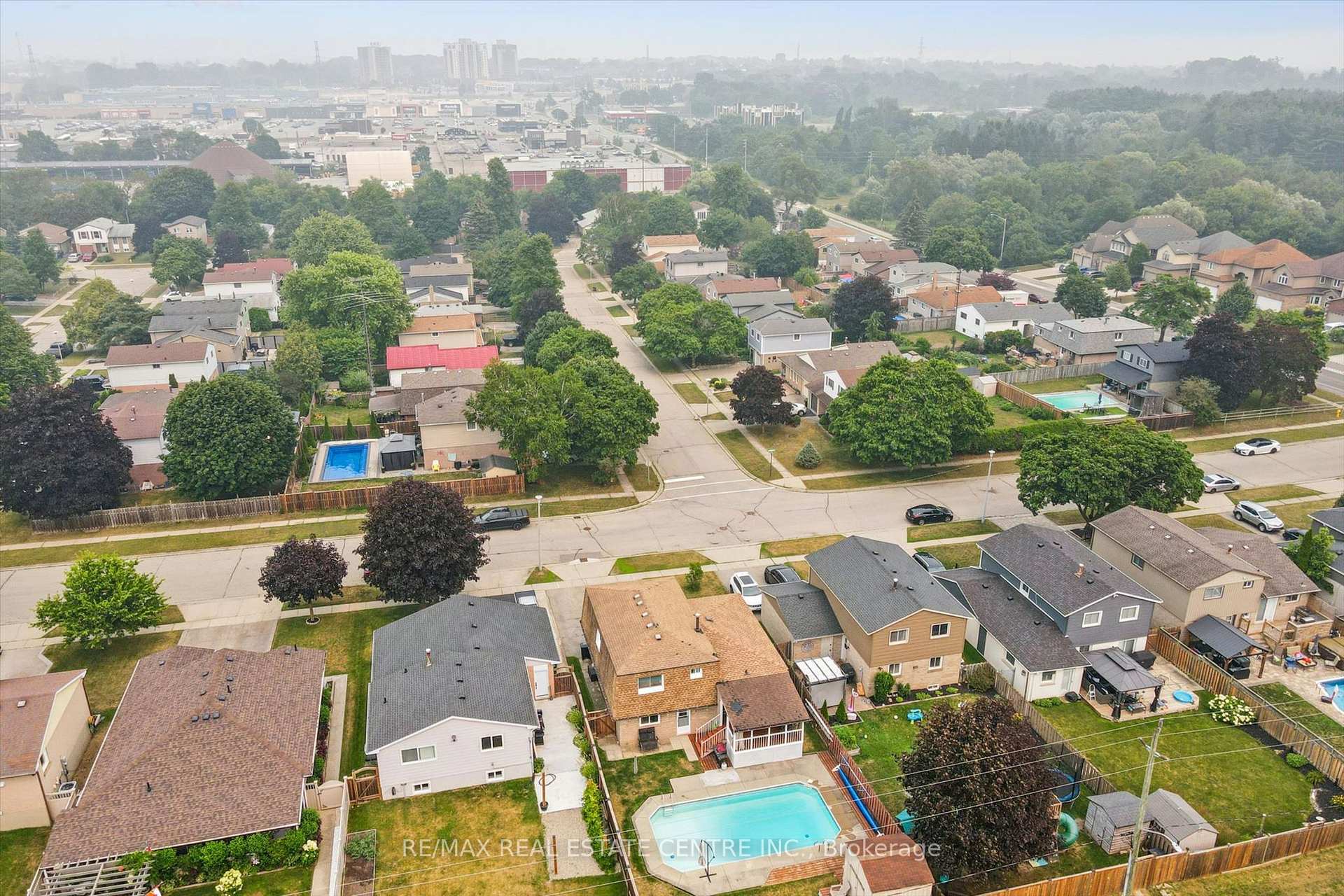 Photo 38 of 1824 Earlwood Drive, Cambridge, Galt City Centre — HOMEH