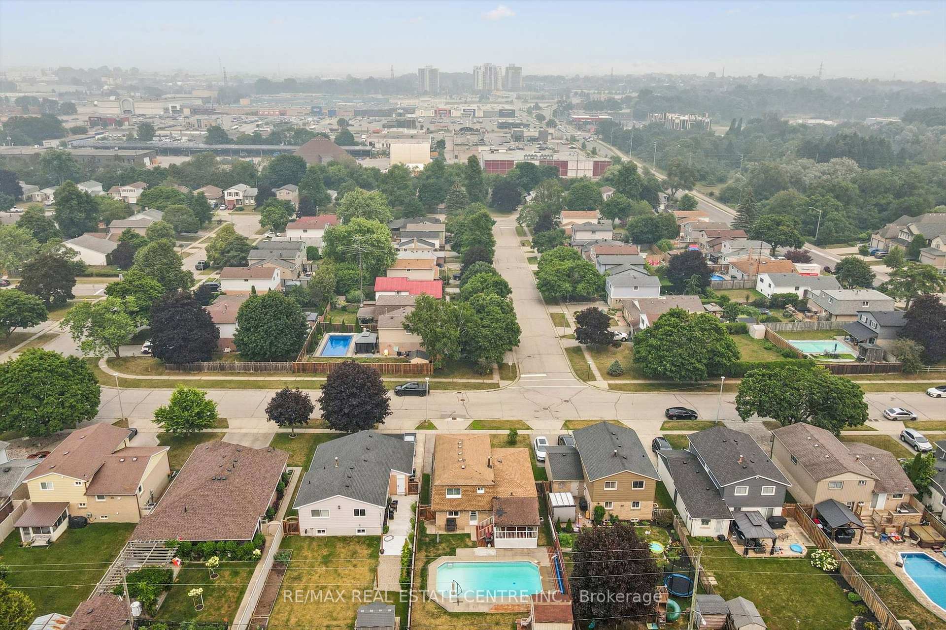 Photo 40 of 1824 Earlwood Drive, Cambridge, Galt City Centre — HOMEH