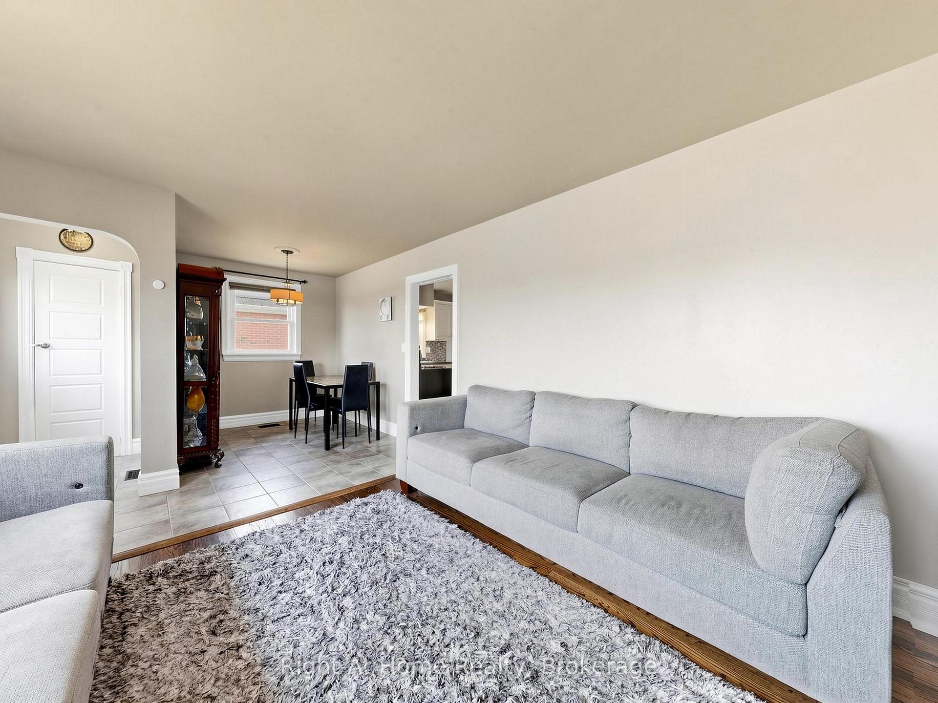 Photo 5 of 536 Barbara Street, Cobourg — HOMEH