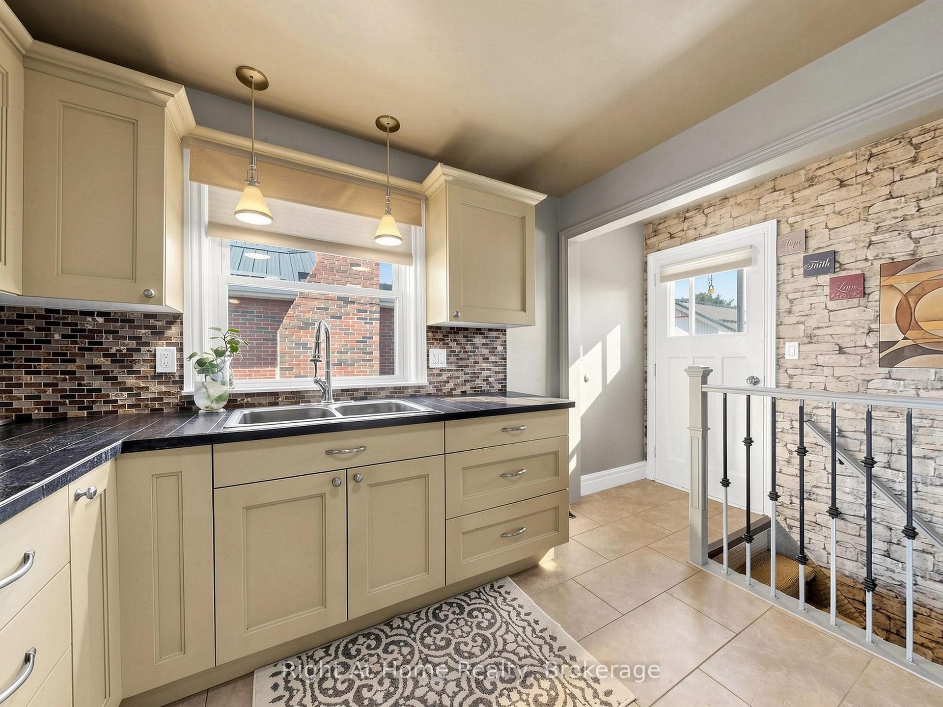 Photo 9 of 536 Barbara Street, Cobourg — HOMEH