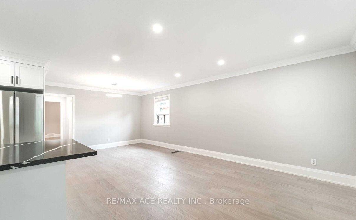 Photo 2 of Unit Main, 16 Compton Drive, Scarborough, Wexford-Maryvale — HOMEH