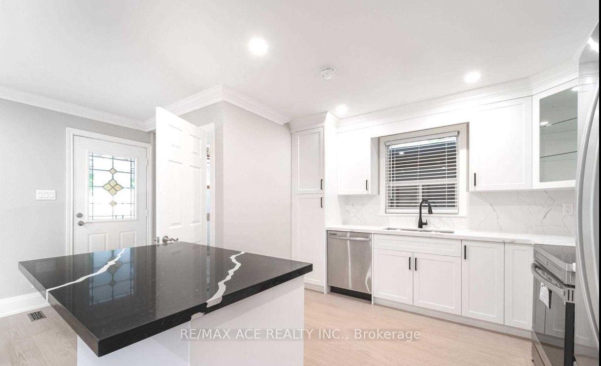 Photo 6 of Unit Main, 16 Compton Drive, Scarborough, Wexford-Maryvale — HOMEH