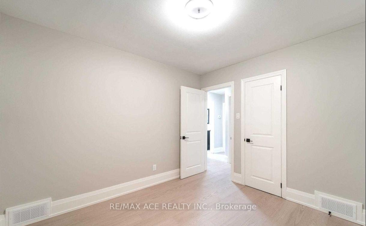 Photo 8 of Unit Main, 16 Compton Drive, Scarborough, Wexford-Maryvale — HOMEH