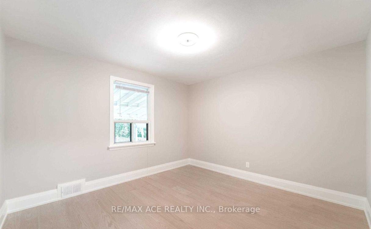 Photo 9 of Unit Main, 16 Compton Drive, Scarborough, Wexford-Maryvale — HOMEH