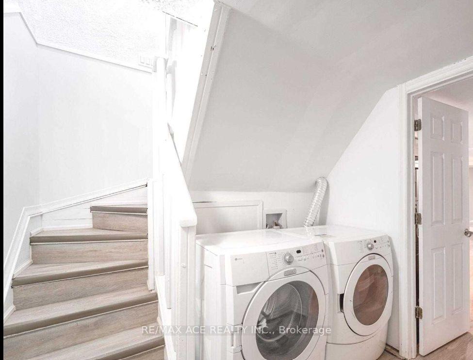 Photo 13 of Unit Main, 16 Compton Drive, Scarborough, Wexford-Maryvale — HOMEH