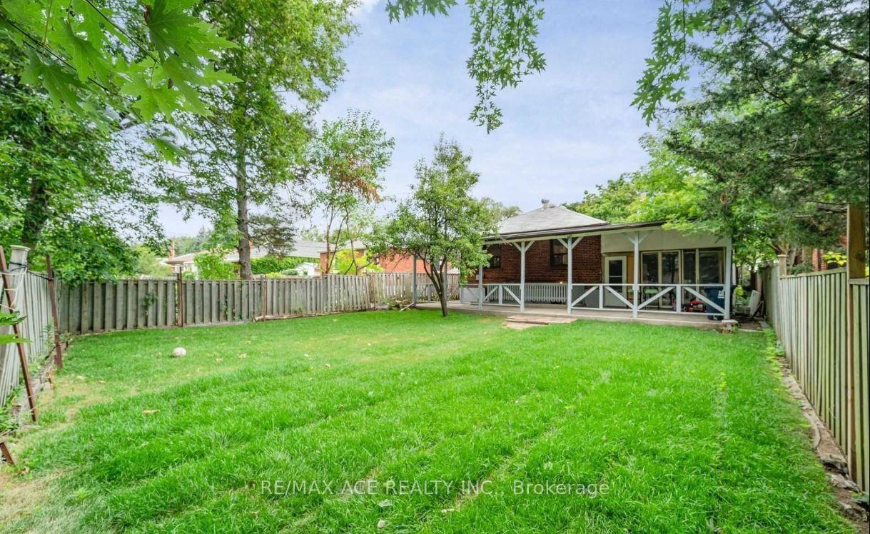 Photo 14 of Unit Main, 16 Compton Drive, Scarborough, Wexford-Maryvale — HOMEH