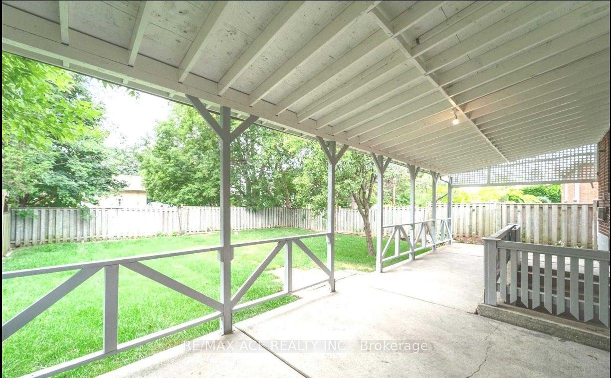Photo 15 of Unit Main, 16 Compton Drive, Scarborough, Wexford-Maryvale — HOMEH