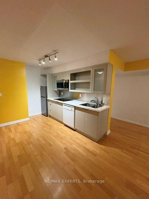 Front of Unit 953, 111 Elizabeth Street