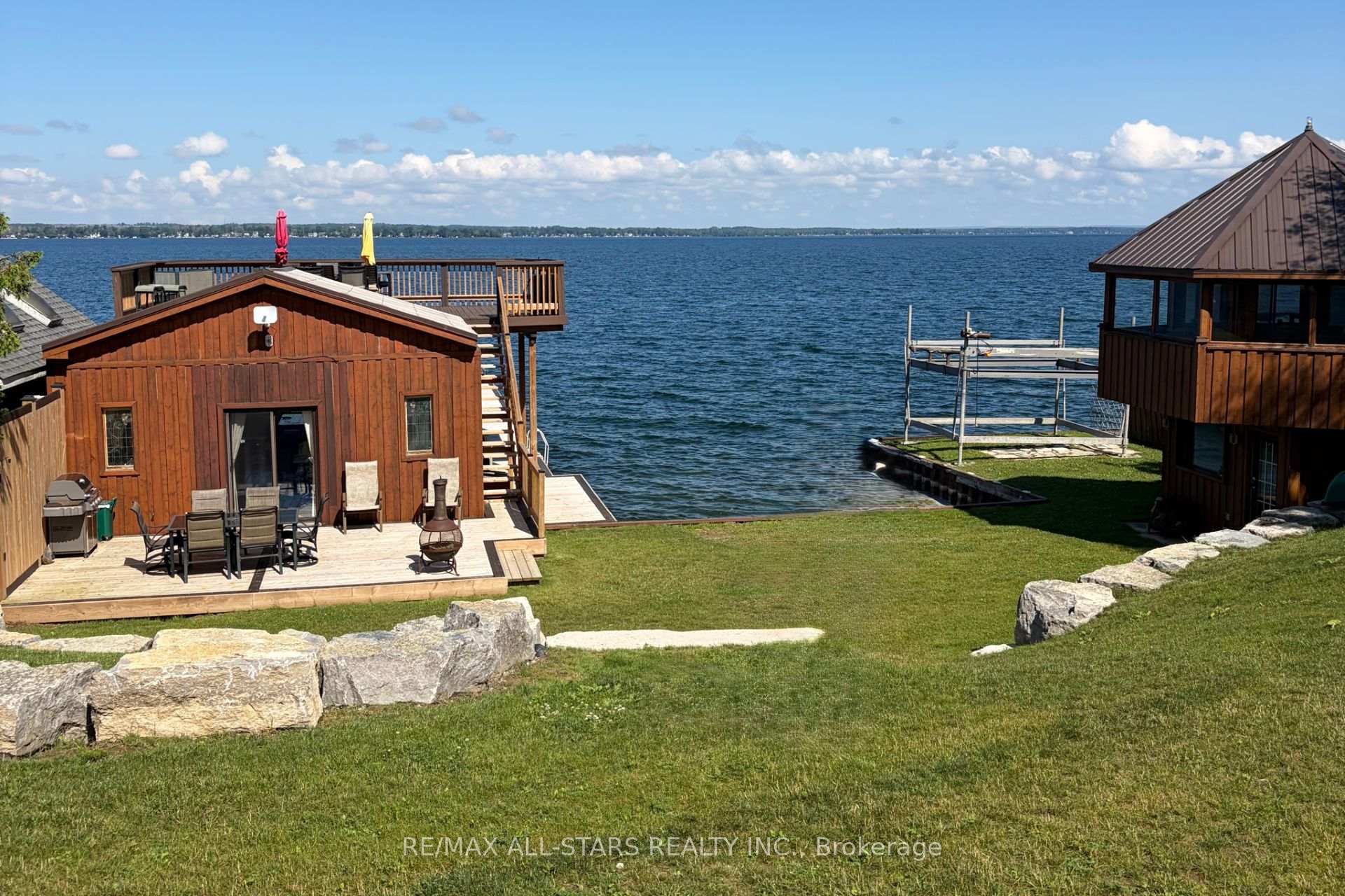 Photo 4 of 664 Lake Drive N, Georgina, Historic Lakeshore Communities — HOMEH