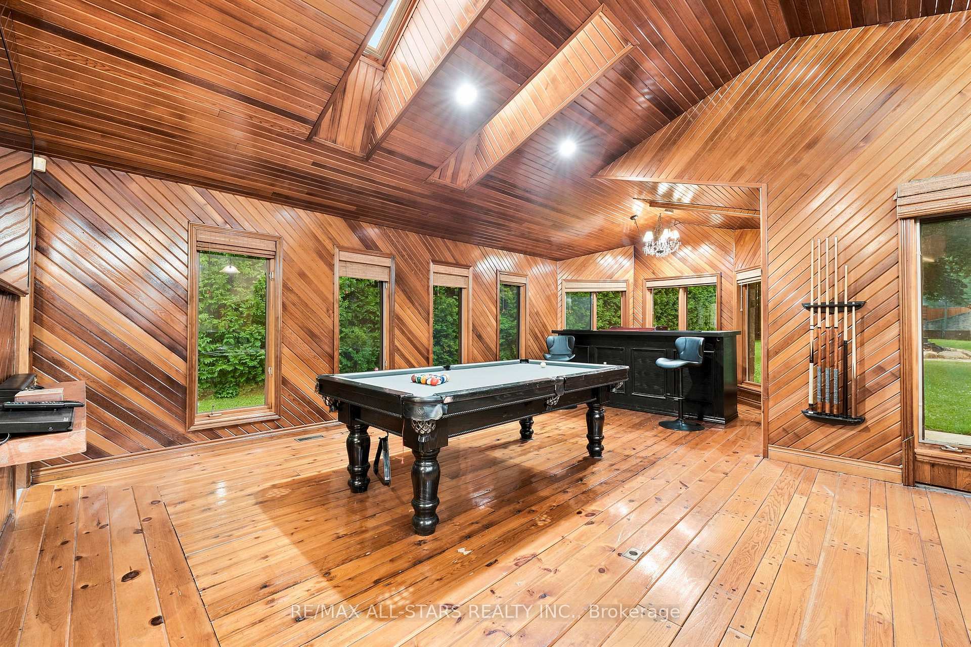 Photo 9 of 664 Lake Drive N, Georgina, Historic Lakeshore Communities — HOMEH
