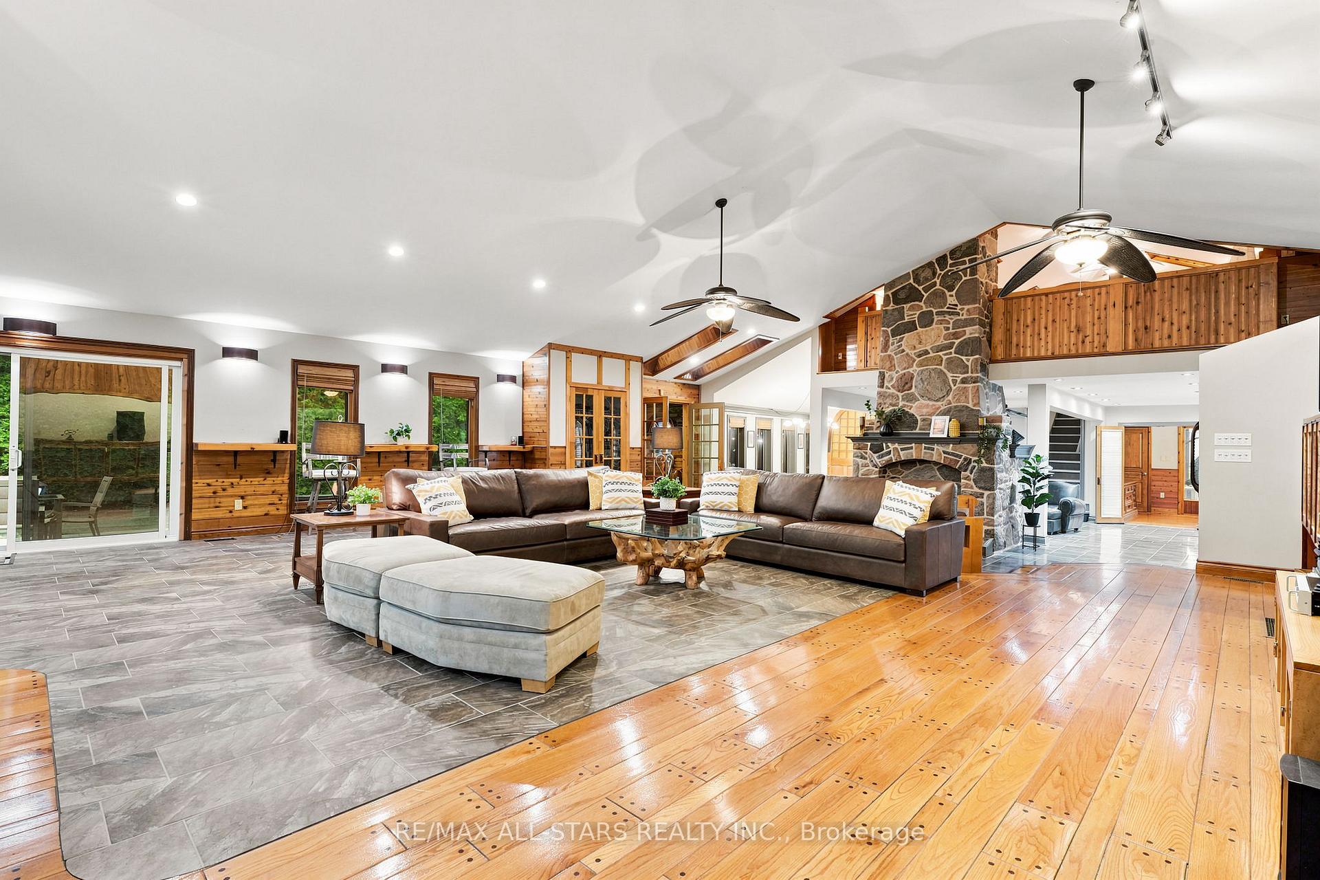Photo 11 of 664 Lake Drive N, Georgina, Historic Lakeshore Communities — HOMEH