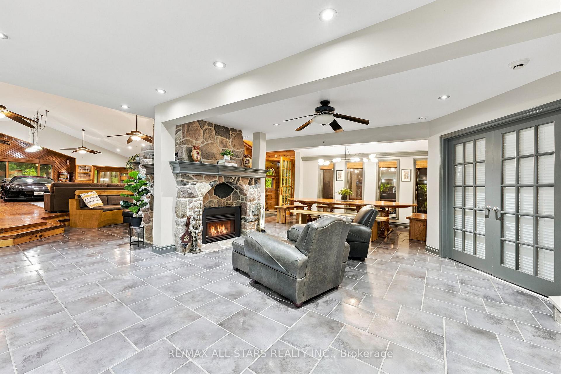 Photo 16 of 664 Lake Drive N, Georgina, Historic Lakeshore Communities — HOMEH