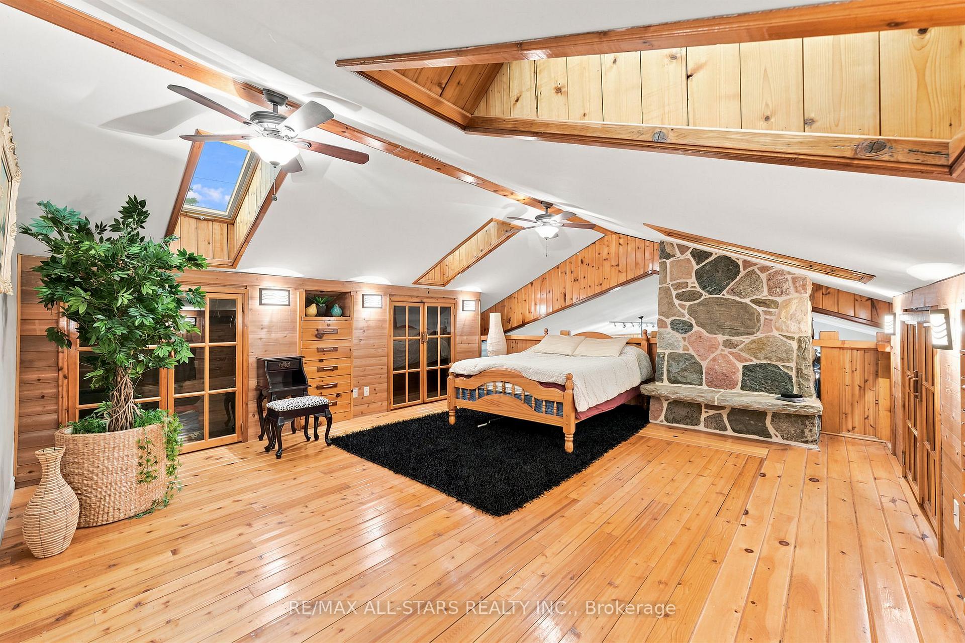 Photo 23 of 664 Lake Drive N, Georgina, Historic Lakeshore Communities — HOMEH