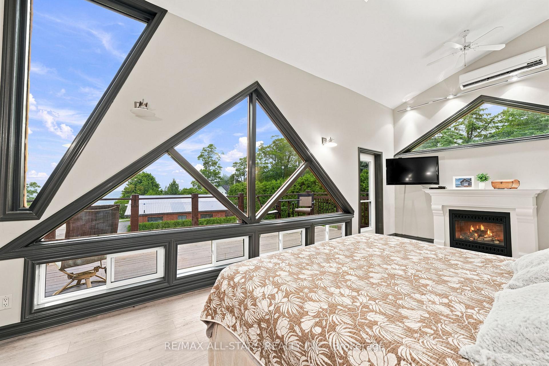 Photo 24 of 664 Lake Drive N, Georgina, Historic Lakeshore Communities — HOMEH